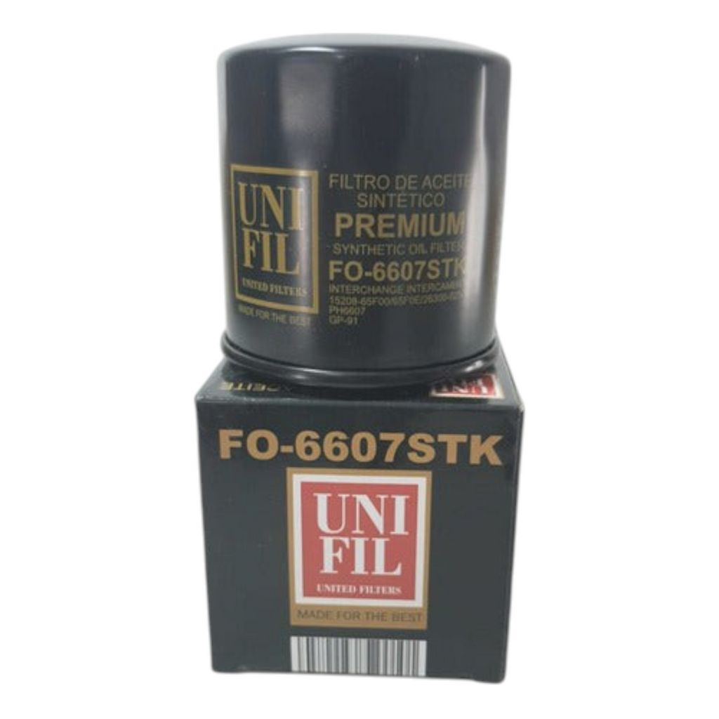 Filtro de aceite Unifil FO-6607STK para Mitsubishi Xpander de KENAI´S COM, diseño cilíndrico negro con letras doradas.