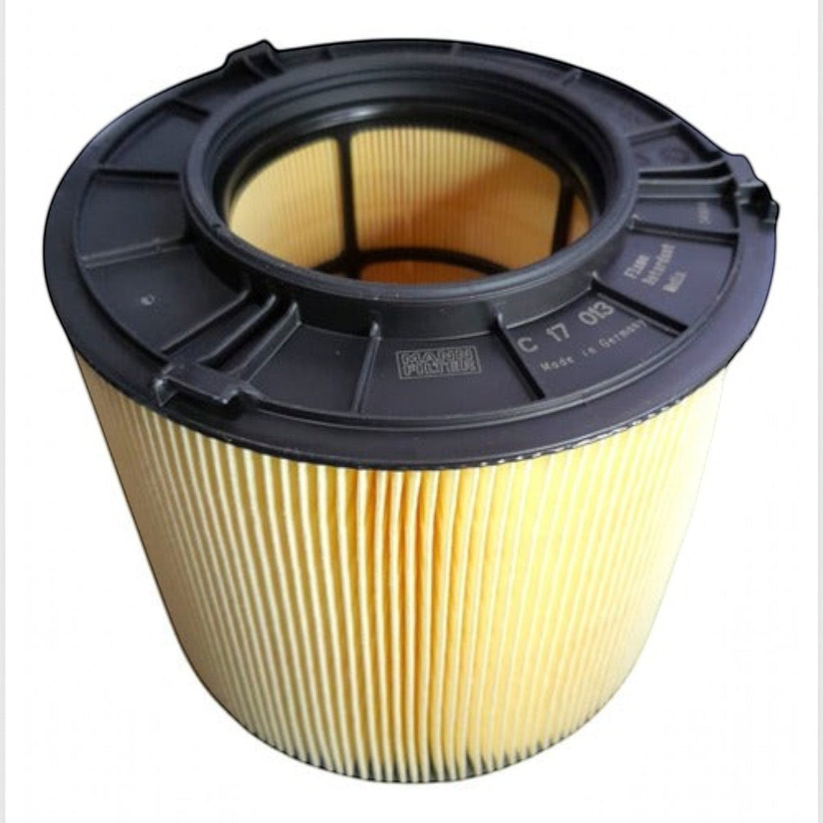 Filtro de aire cilíndrico MANN FILTER C17013 para Audi Q5, disponible en KENAI´S COM con diseño de alta eficiencia.