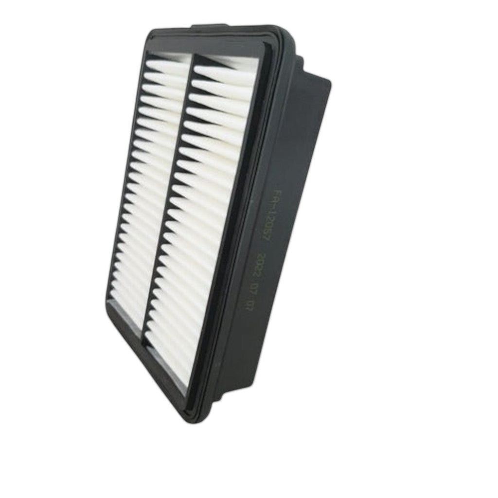 Filtro de aire KENAI´S COM para Kia Forte 2.0L 2014-2022, diseño rectangular con marco negro y pliegues blancos.