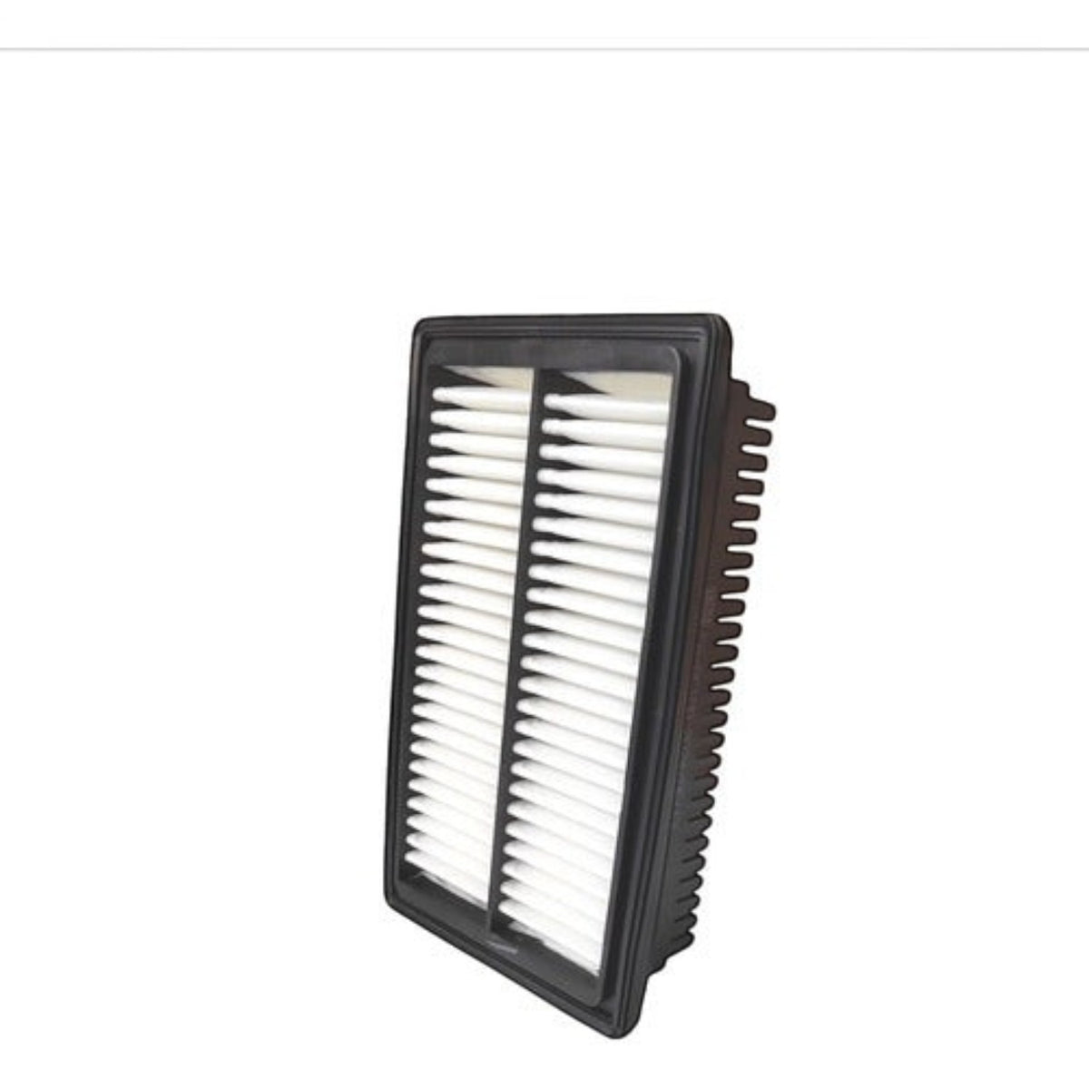 Filtro de aire rectangular para Kia K3 1.6L 2024-2025 de KENAI´S COM, diseño plisado blanco con marco negro.