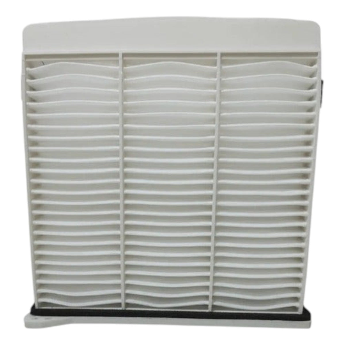 Filtro de cabina blanco para Mitsubishi L200 Diesel de KENAI´S COM, diseño rectangular con pliegues de alta eficiencia.