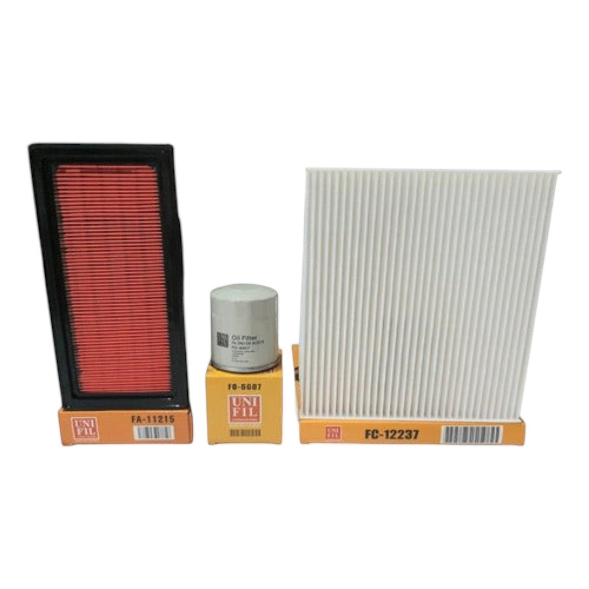 Kit de filtros KENAI´S COM para Nissan Versa 1.6L, incluye filtro de aire, aceite y cabina con sus cajas originales.